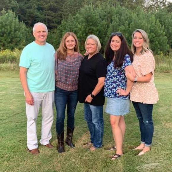 Profile Picture of Molly Drennen (@molly_connell) on Poshmark