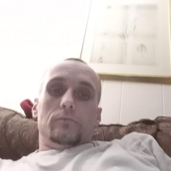 Profile Picture of Daniel Frazier (@buddyfrazier198) on Poshmark