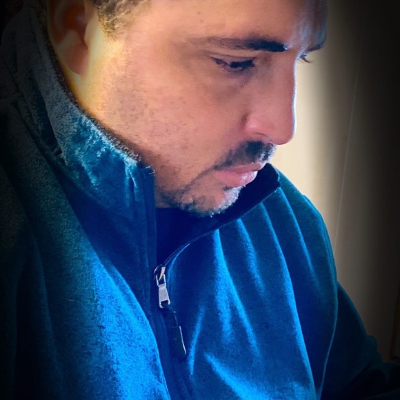Profile Picture of Terry Locklear (@terrylocklear) on Poshmark