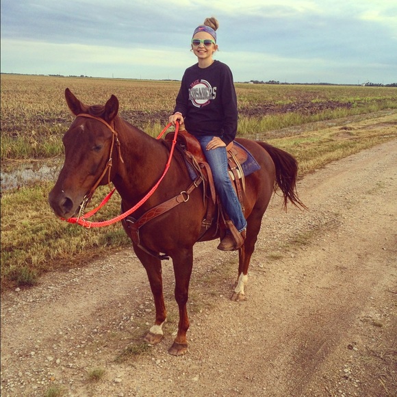 Profile Picture of Kinley Siemens (@kinley1218) on Poshmark