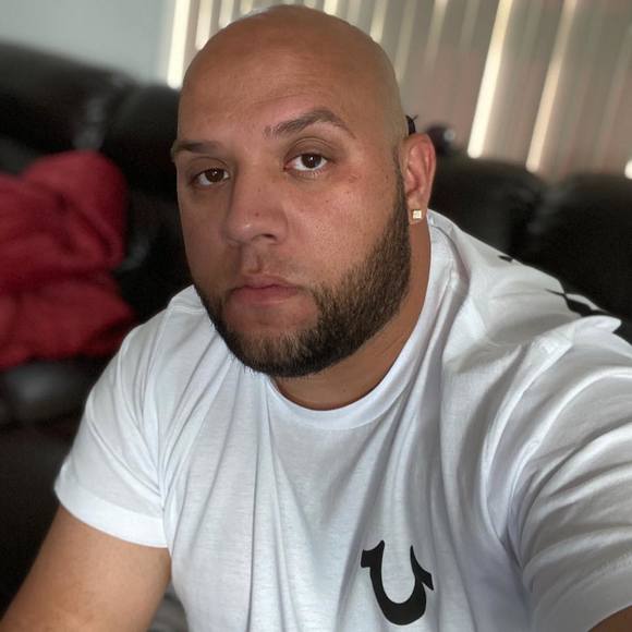 Profile Picture of Kermith Roldan lopez (@kermithr) on Poshmark