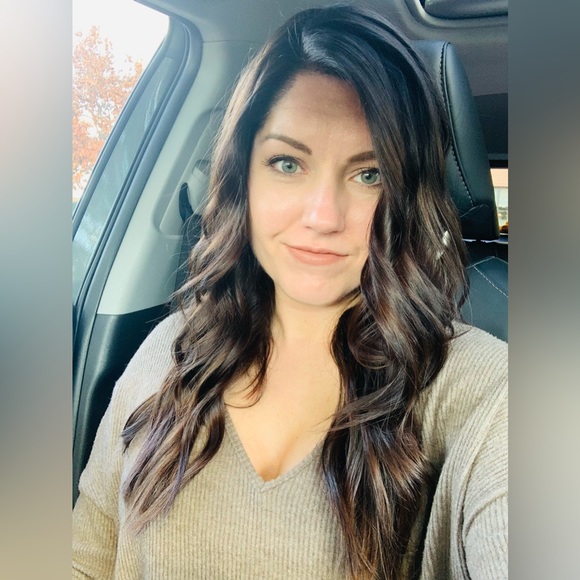 Profile Picture of Amber Spry (@amberspry) on Poshmark