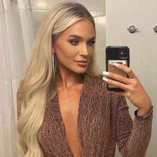 Profile Picture of   How I became famous lol... (@lo_ladell) on Tiktok