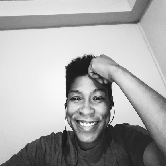 Profile Picture of Monique Ware (@rassibangz22) on Poshmark