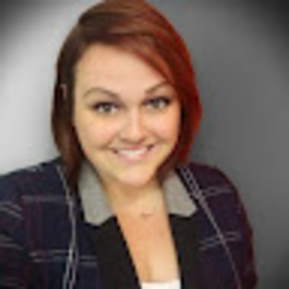 Profile Picture of Lauren Ziolkowski (@zski86) on Poshmark