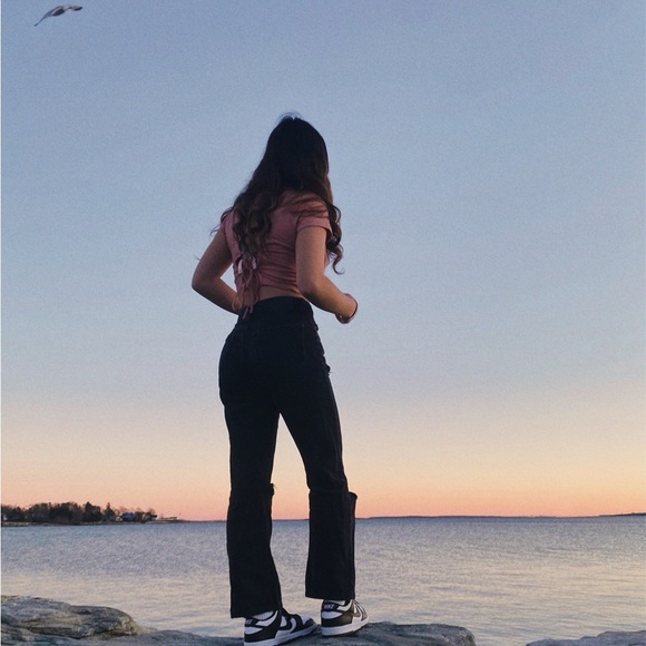 Profile Picture of Kylie Upham (@kylieupham) on Poshmark