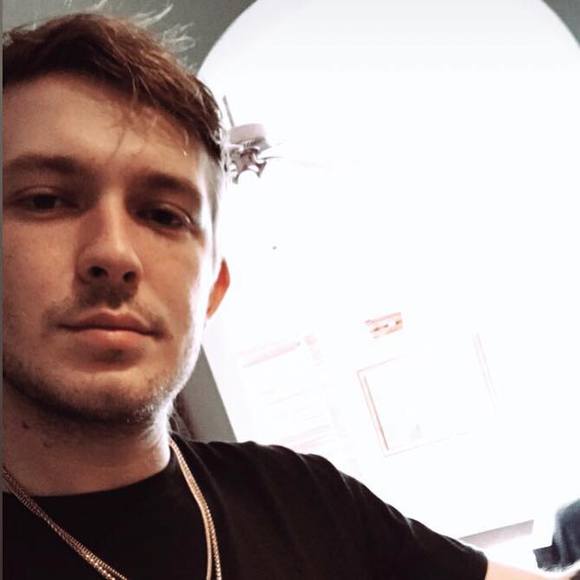 Dylon Keister - Poshmark Profile Picture of Dylon Keister (@keisterdylon) on Poshmark