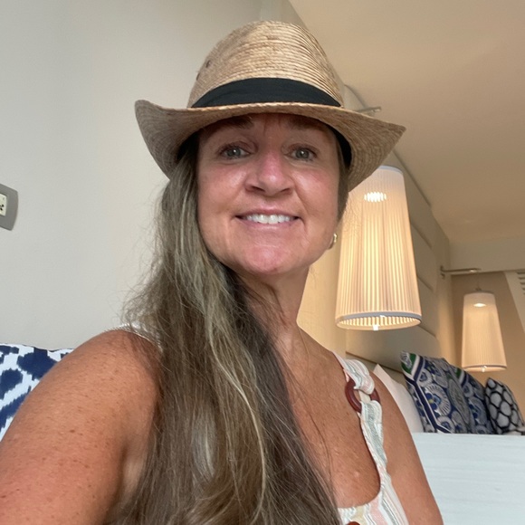 Profile Picture of Cynthia Orpen (@cynthiaorpen) on Poshmark
