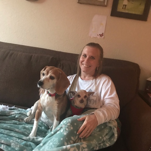 Profile Picture of Jeanna Dildine (@jeanittadildine) on Poshmark