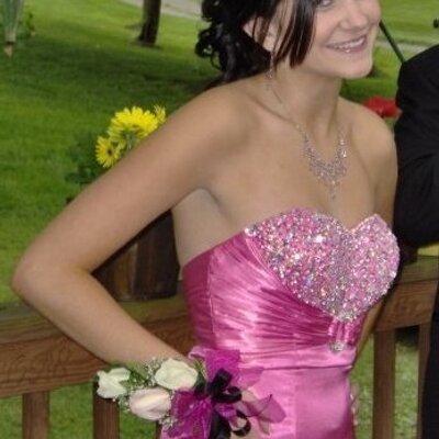 Profile Picture of Lucy Grimm (@lucylu000) on Twitter