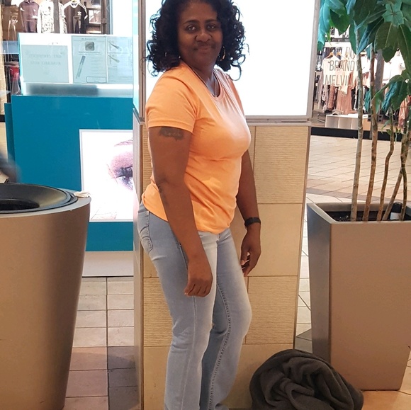 Profile Picture of Shirley Clayton (@missjohnson1963) on Poshmark