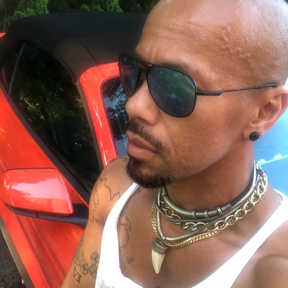 Profile Picture of Huey Alibi (@hueyalibi) on Poshmark