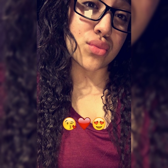 Profile Picture of Brianna Ledesma (@briilove) on Poshmark