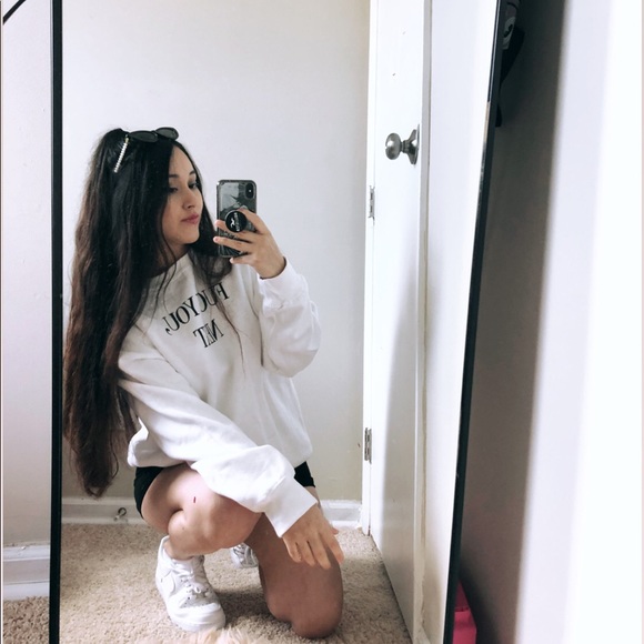 Profile Picture of Roxy Caamaño (@roxanacaamanl) on Poshmark