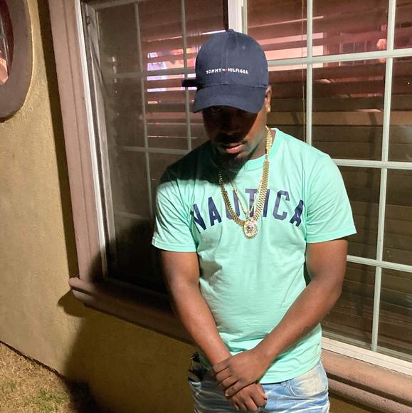 Profile Picture of Knotch Dableeda (@mrknotch) on Poshmark