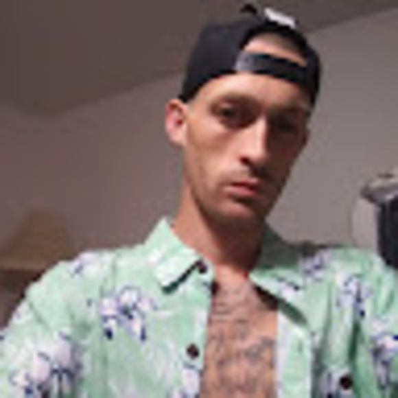 Profile Picture of Holmes Scottie (@scottieholmes83) on Poshmark