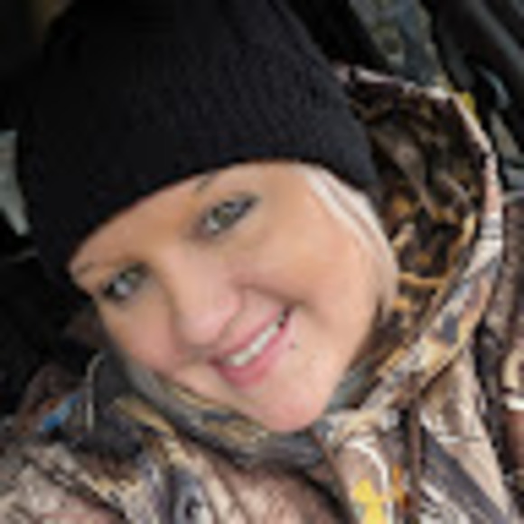 Profile Picture of Danielle Shackelford (@danielleshack23) on Poshmark