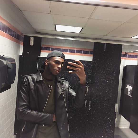 Profile Picture of Rashad Burnett-mccray (@rashadexcluded) on Poshmark