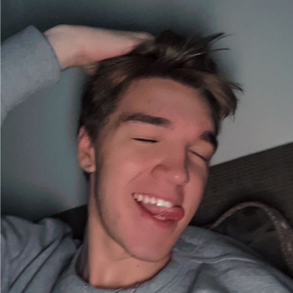 Profile Picture of Marek Middleton (@marekmiddleton3) on Poshmark