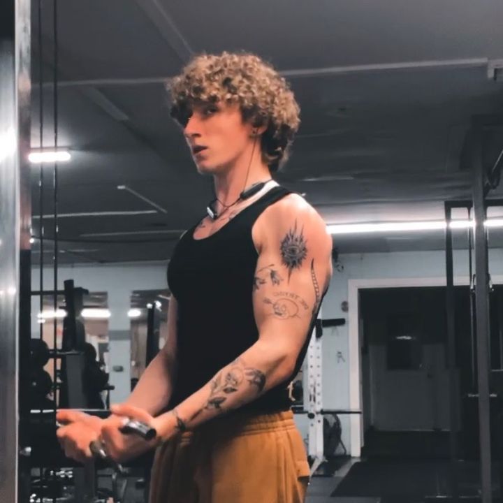 Profile Picture of Clinton 🕷️ (@clinton.bkr) on Tiktok