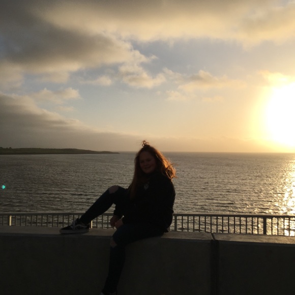 Profile Picture of Alivia Pretzer (@misslivi209) on Poshmark