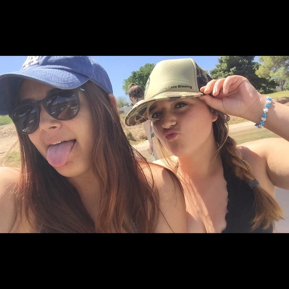 Profile Picture of Bailey Ernest (@baileyernest) on Poshmark