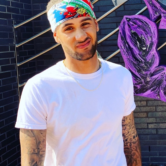 Profile Picture of Duncan Bryant (@king_strap7154) on Poshmark