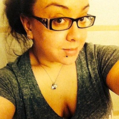 Profile Picture of Chloe Weiter (@ChloeBowie93) on Twitter