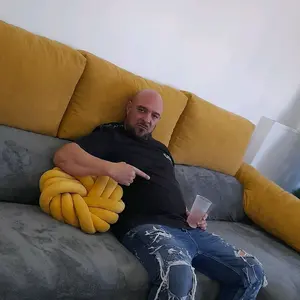 Profile Picture of King the wooman (@picaron85) on Tiktok