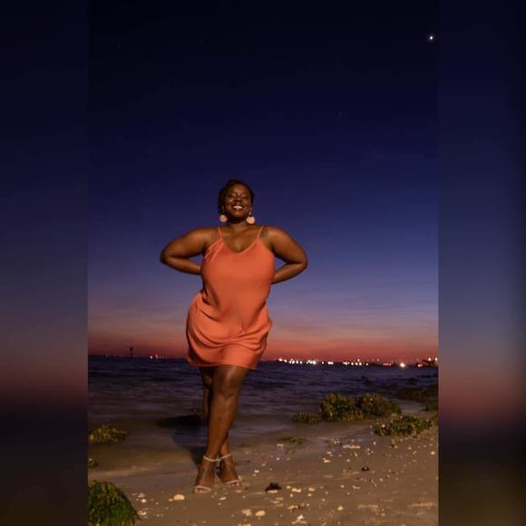 Profile Picture of Darrielle Hardge (@darriellehardge) on Poshmark