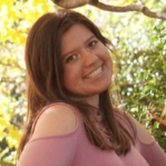 Profile Picture of Abby Thayer (@abby_thayer) on Poshmark