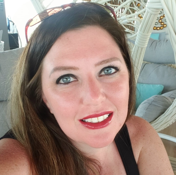 Profile Picture of Jennipher Ringer (@jennipherringer) on Poshmark