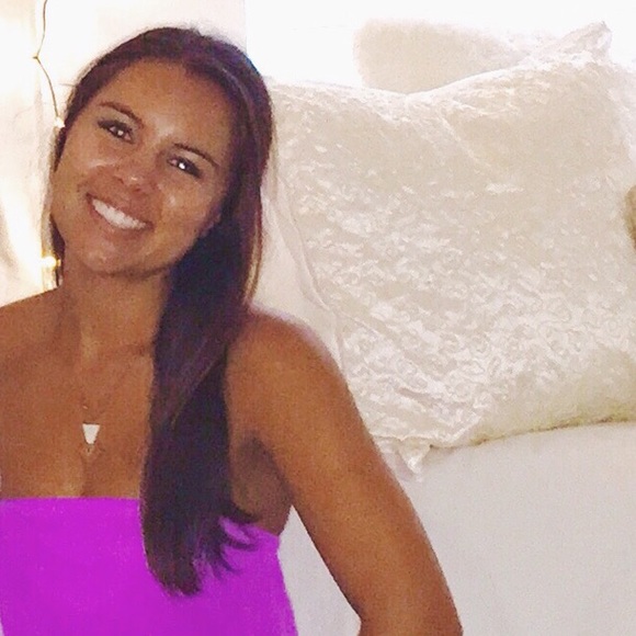 Profile Picture of Lindsay Treppa (@lindztrep) on Poshmark