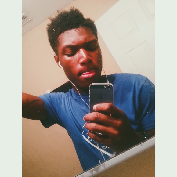 Profile Picture of Joshua Dykes (@joshuadykes71) on Poshmark