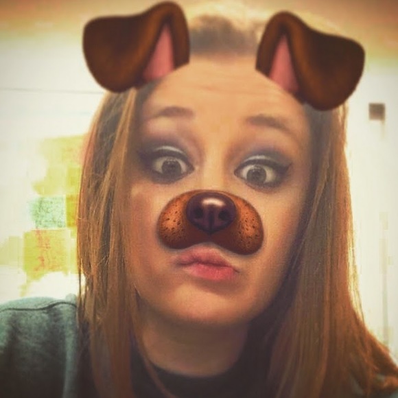 Profile Picture of Hailee Heikkinen (@batgirl253) on Poshmark