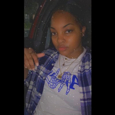 Profile Picture of God First (@KendraDuzIt) on Twitter