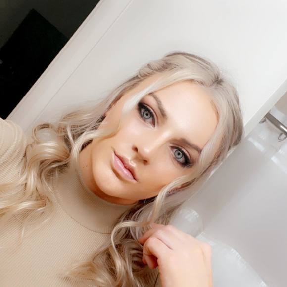 Profile Picture of Alex Ricketts (@alex_ricketts) on Poshmark