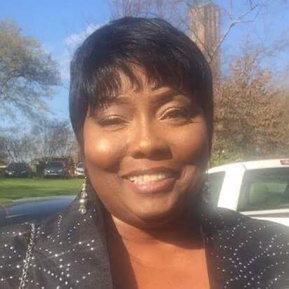 Profile Picture of Pam Roberts (@ladypreacher11) on Poshmark