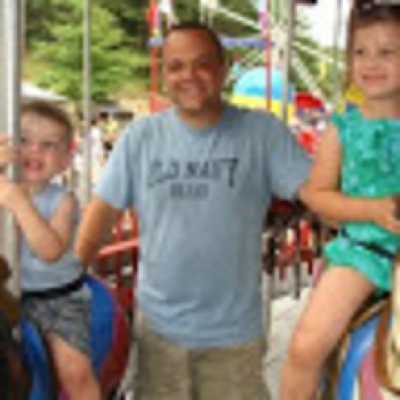 Profile Picture of Mark Levesque (@mlevesque7896) on Poshmark