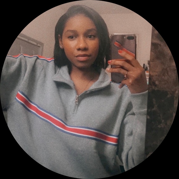 Profile Picture of Latoya Roberts (@latoyarobert661) on Poshmark
