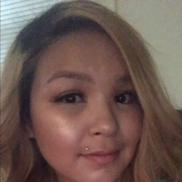 Profile Picture of Jasmine Elpedes (@jasminechloe01) on Poshmark