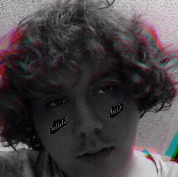 Profile Picture of Jacob Vanhooser (@jacobvanhooser) on Poshmark
