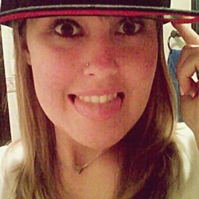 Profile Picture of @_Bunequinha*-* (@_carolpetrin) on Twitter