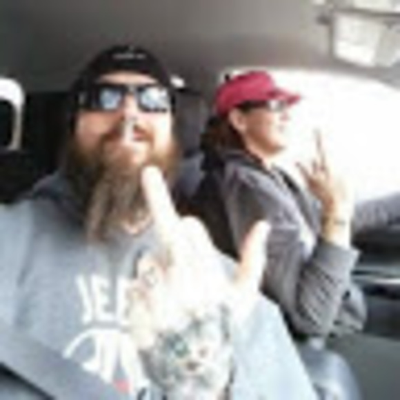 Profile Picture of Ryan Hiles (@lee187400) on Poshmark
