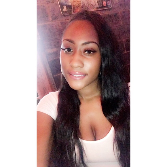 Profile Picture of Chastity Wright (@leneir89) on Poshmark