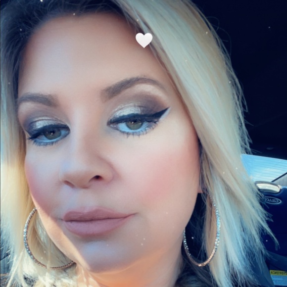 Profile Picture of Britney Parker (@britdparker88) on Poshmark