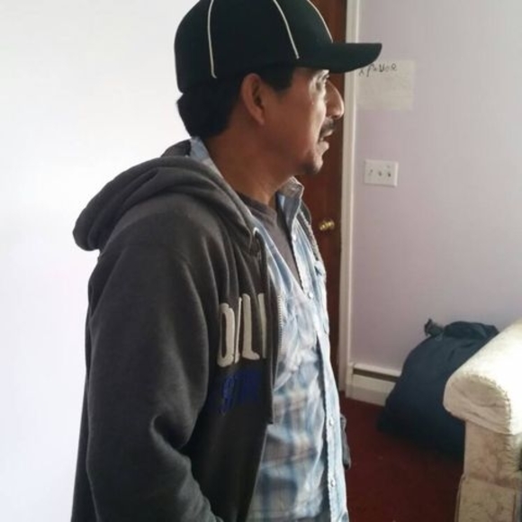 Profile Picture of Walter Gonzalez (@waltergonzal355) on Poshmark