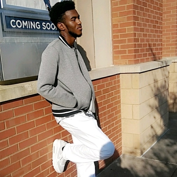 Profile Picture of Jonathon Barrance (@jtoao) on Poshmark