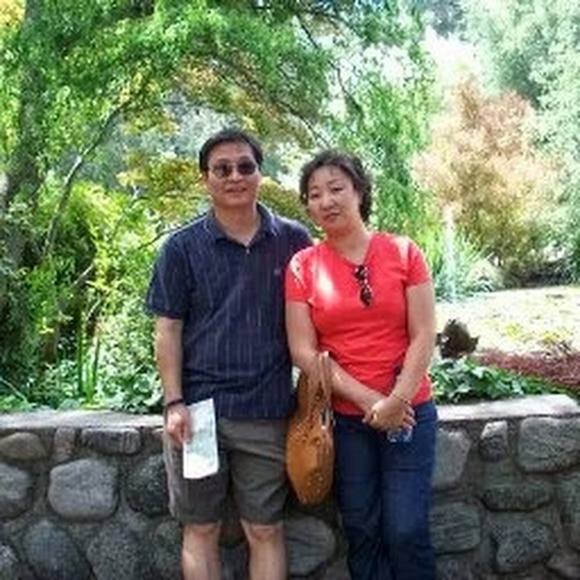 Profile Picture of David Hwang (@inhwang) on Poshmark