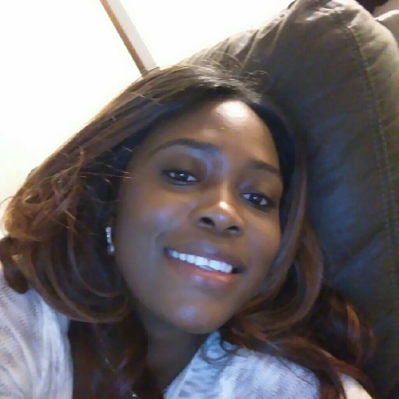 Profile Picture of Tonia Roberts (@toniaroberts10) on Poshmark
